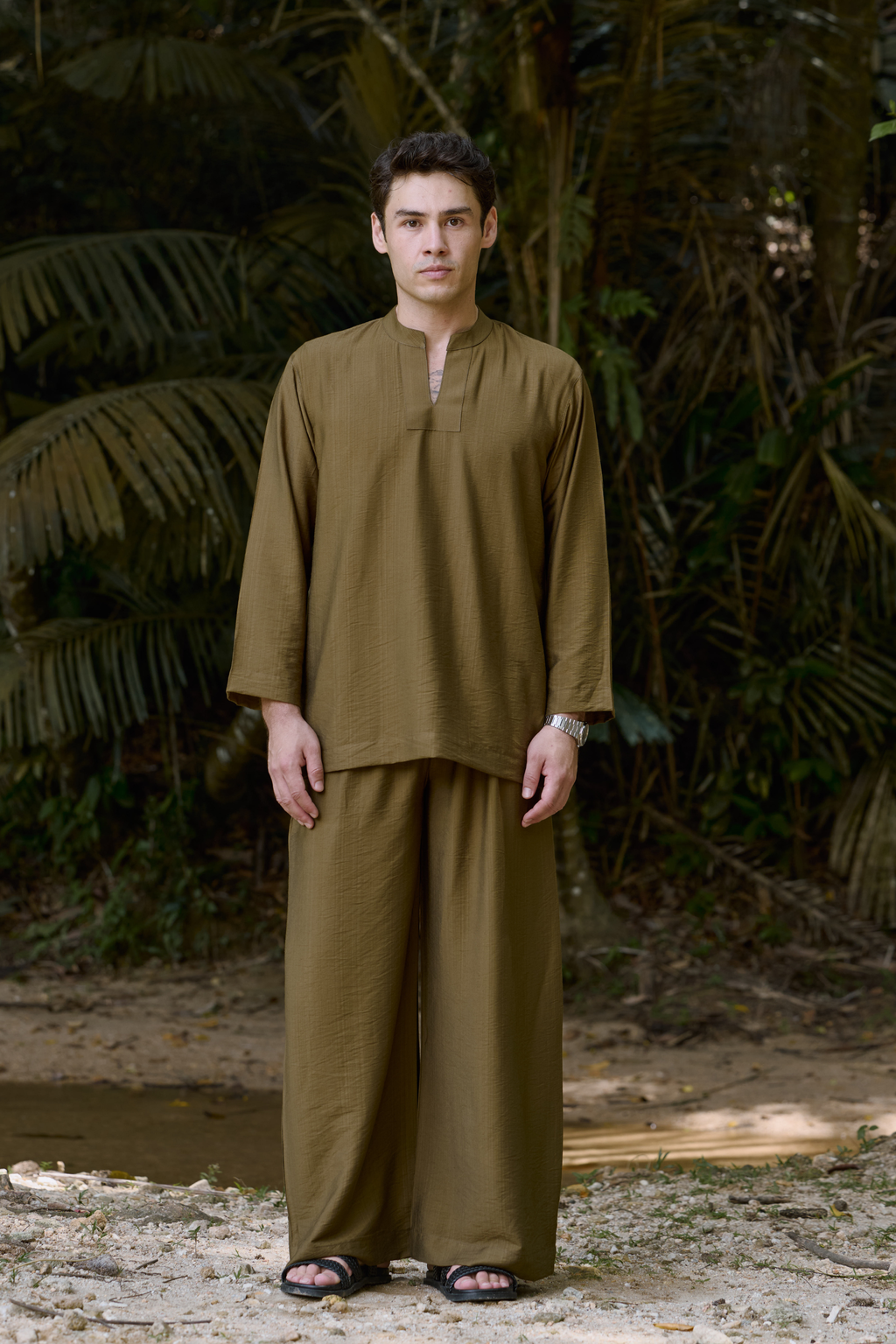 Wiranta Linen Set in Olive