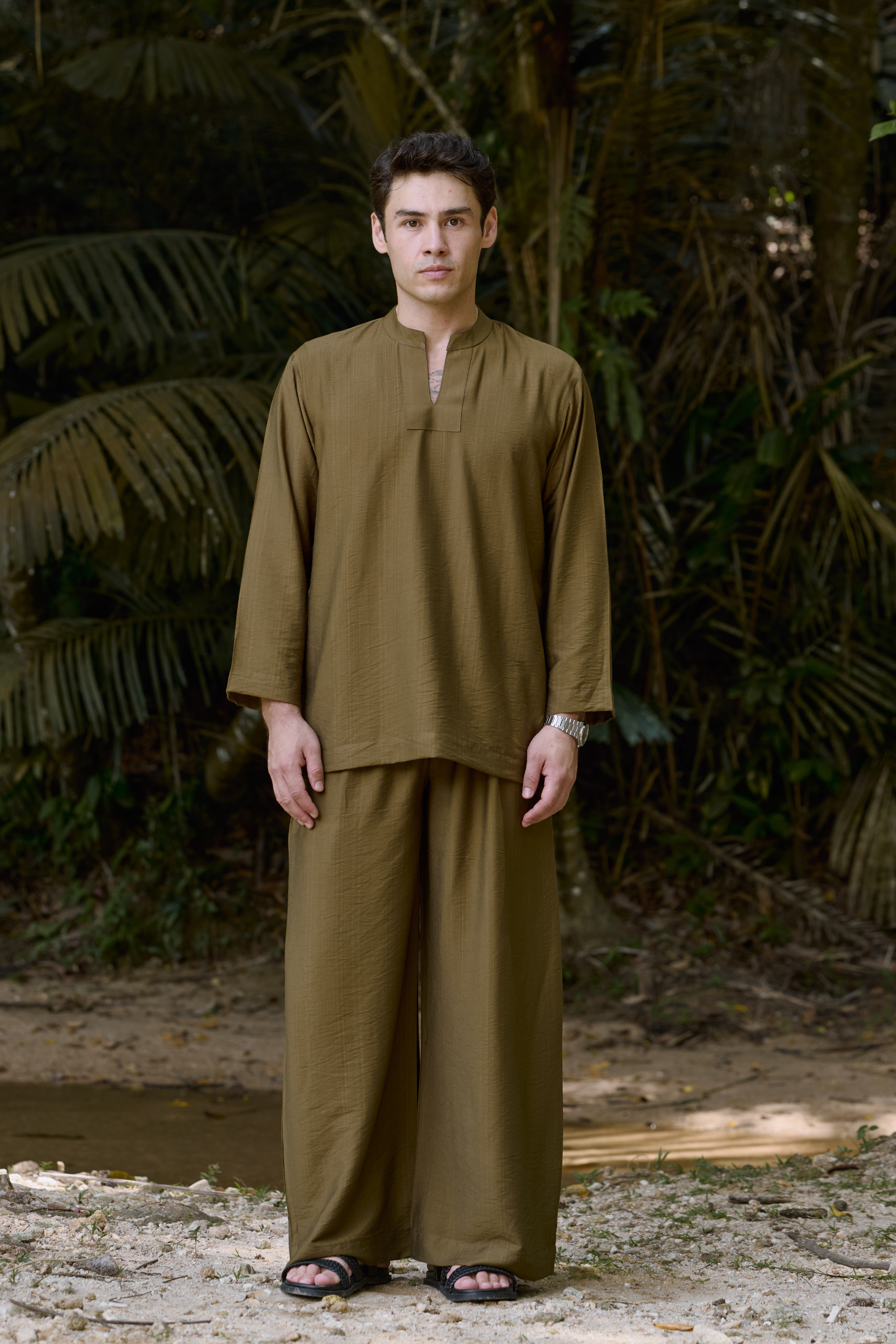 Wiranta Linen Set in Olive