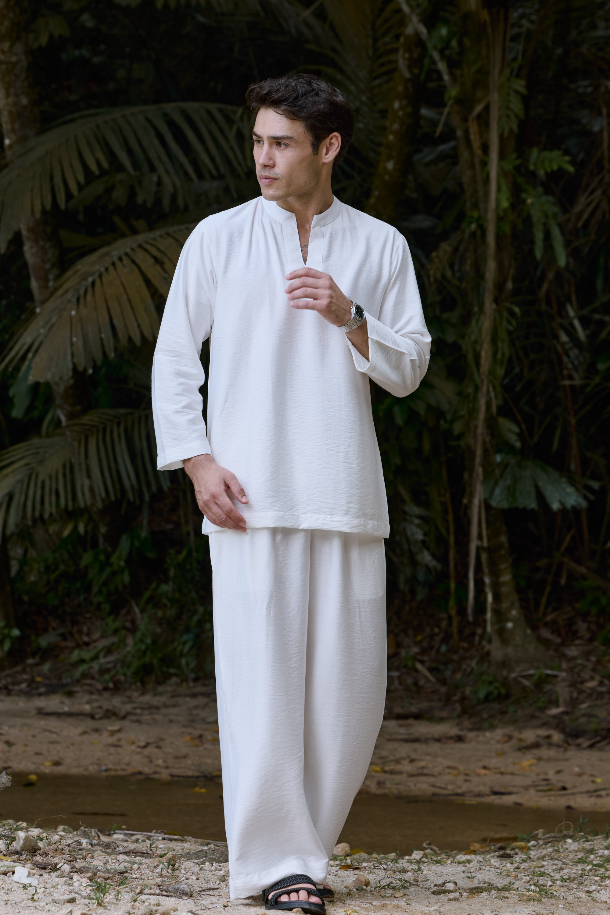 Wiranta Linen Set in White